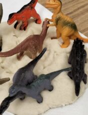 Dzień dinozaura na zajęciach integracji sensorycznej